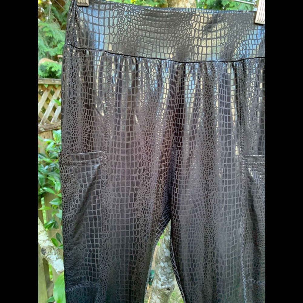 Fierce af, SHEIN, leggings w/ side pockets!! - Picture 3 of 8